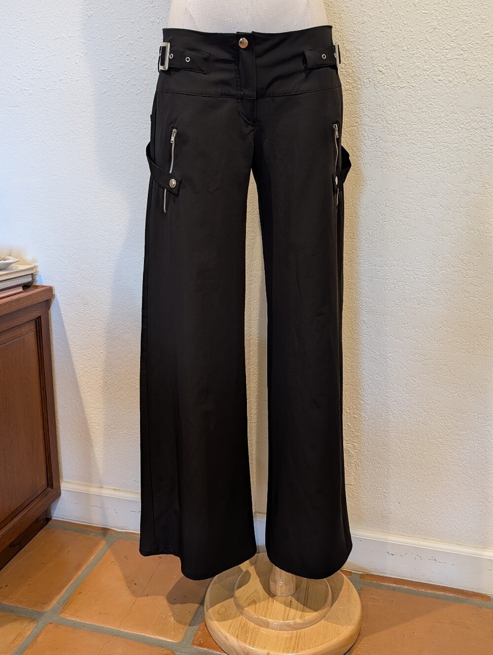 bebe Black Wide-Leg Cargo Pants with Zip Details